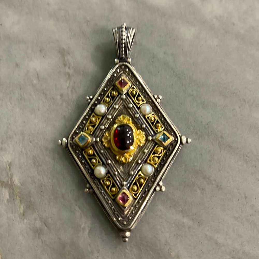 Konstantino Sterling/18 Pendant